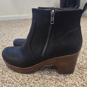 BOC by Born Black Ankle Boots | Chunky Wood Bottom | Size 10 | Never Worn